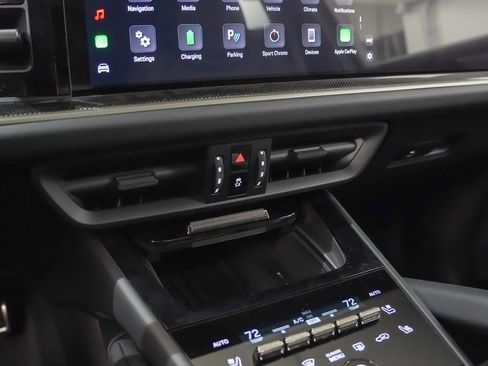 New 2025 Porsche Cayenne Turbo image 32