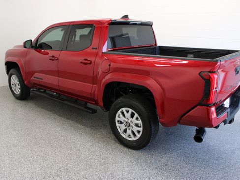 Certified 2026 Toyota Tacoma SR5 AWD/4WD image 9