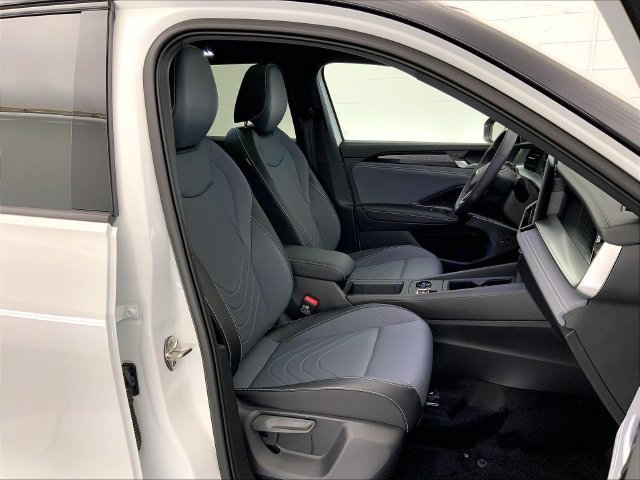 New 2026 Volkswagen Tiguan SE R-Line FWD image 9