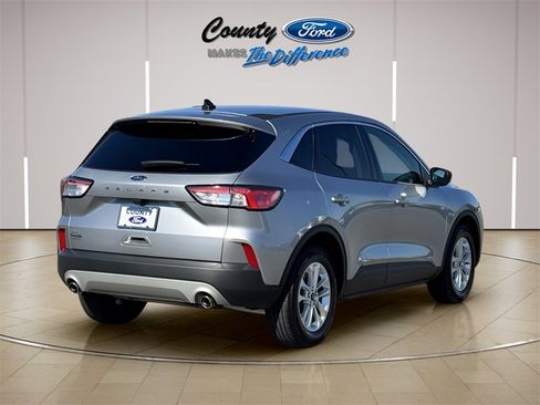 Used 2022 Ford Escape SE w/ Cold Weather Package image 23