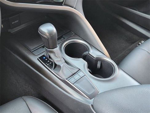 Used 2024 Toyota Camry SE image 19