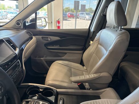 Used 2018 Honda Pilot Elite image 24