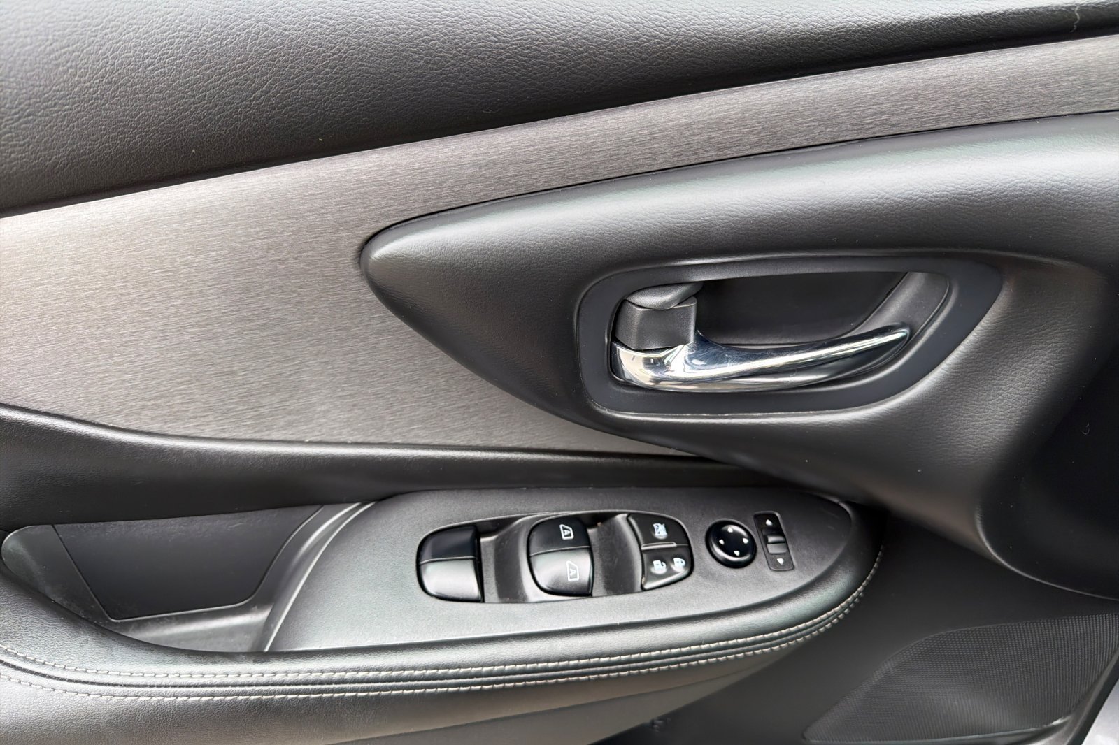 Used 2021 Nissan Murano SV AWD/4WD image 16
