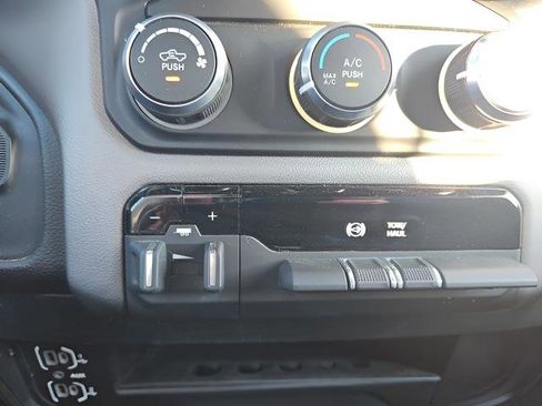 Used 2024 RAM 2500 Big Horn image 32