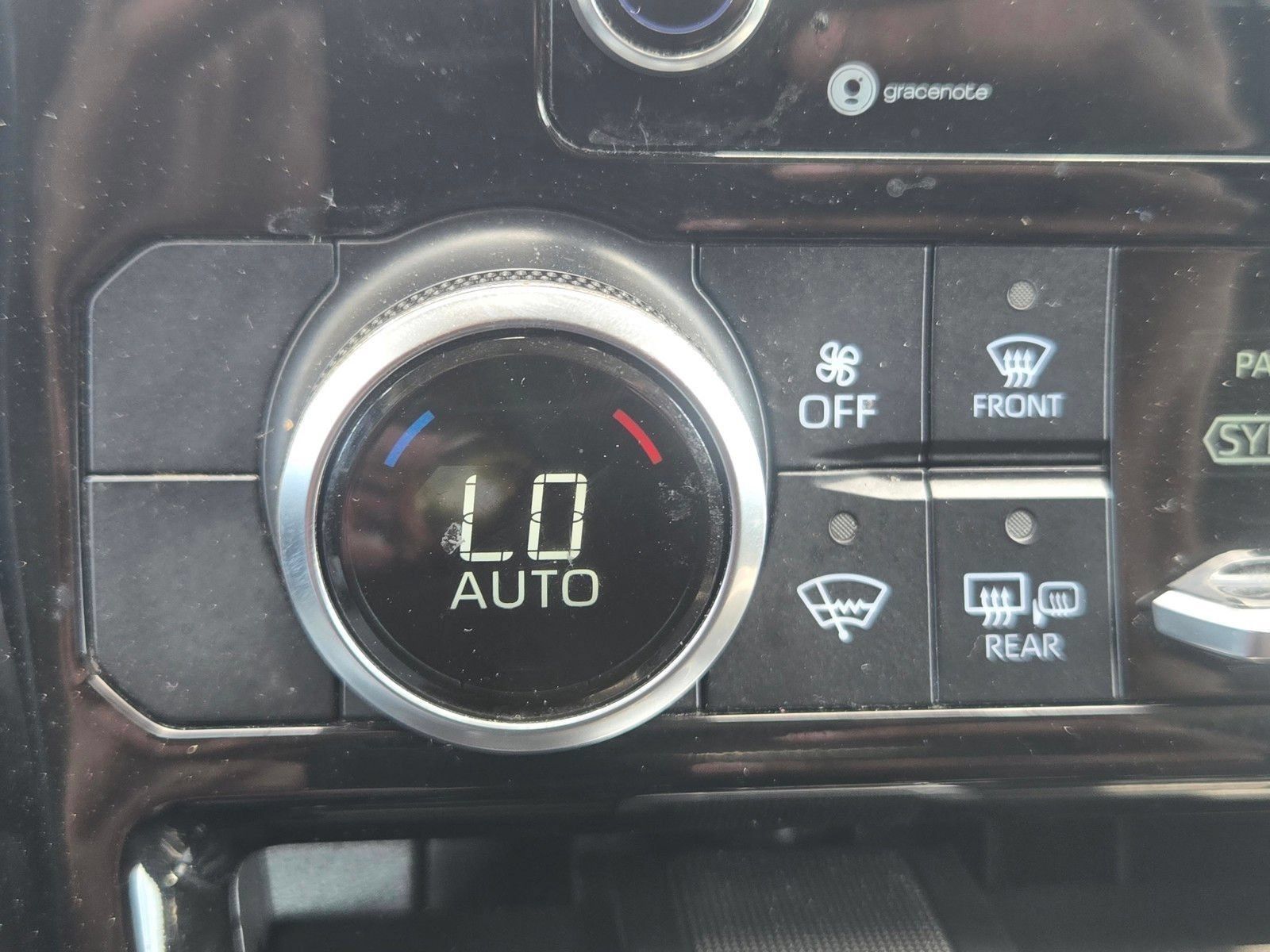 Used 2021 Toyota Highlander LE FWD image 25