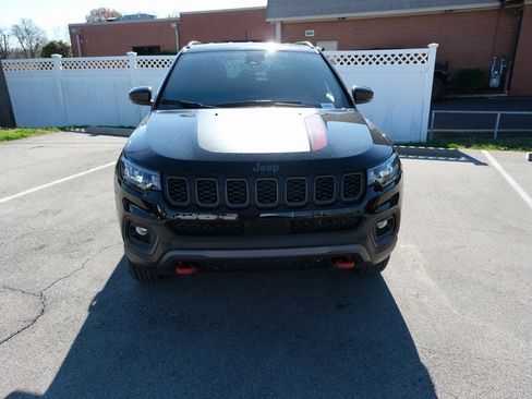 Used 2024 Jeep Compass Trailhawk image 12