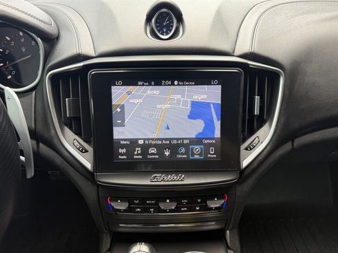 Used 2018 Maserati Ghibli GranSport RWD image 25