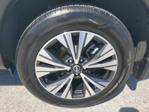 Used 2023 Nissan Rogue SV image 28