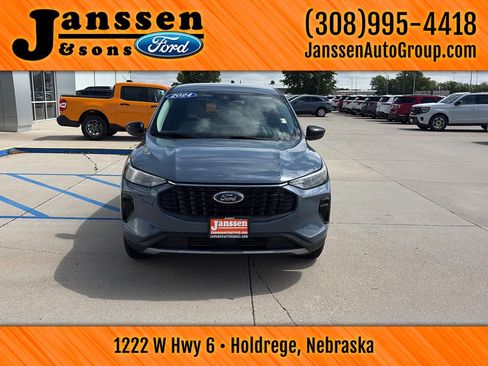 Used 2024 Ford Escape Active w/ Tech Pack #1 AWD/4WD image 3