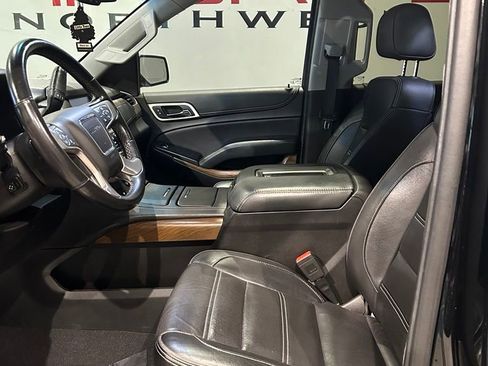 Used 2019 GMC Yukon Denali w/ Denali Ultimate Package AWD/4WD image 9