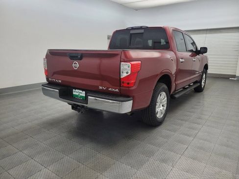 Used 2018 Nissan Titan SV image 9