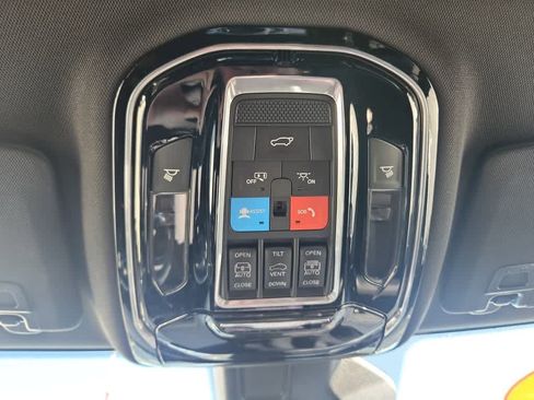 Used 2023 Jeep Grand Cherokee L Overland image 42