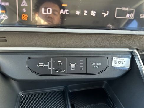 New 2026 Kia Carnival EX image 35