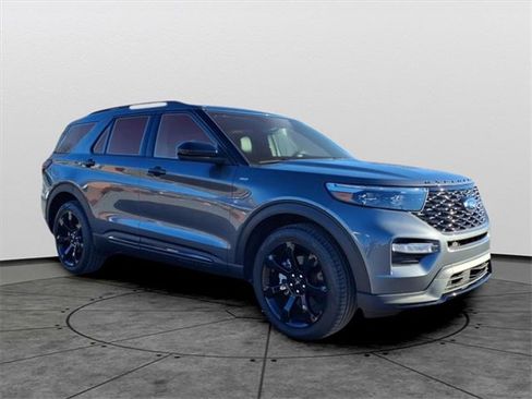 Used 2024 Ford Explorer ST-Line w/ Class IV Trailer Tow Package image 3