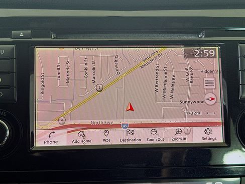 Used 2018 Nissan Rogue SV w/ Premium Package image 22