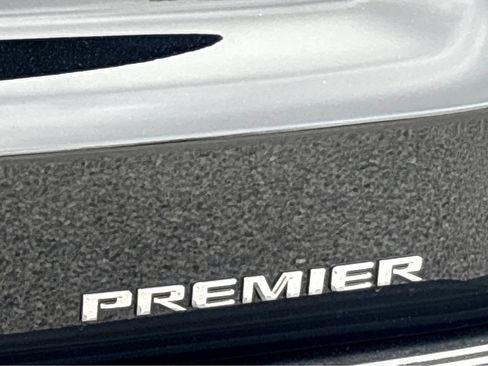 New 2025 Chevrolet Suburban Premier RWD image 21
