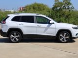 Used 2019 Jeep Cherokee Limited image 4