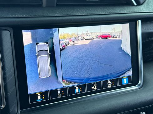 Used 2021 GMC Yukon XL Denali w/ LPO, Illumination Package image 23