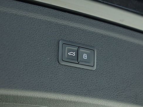 Used 2022 Audi SQ5 Prestige w/ Prestige Package AWD/4WD image 43