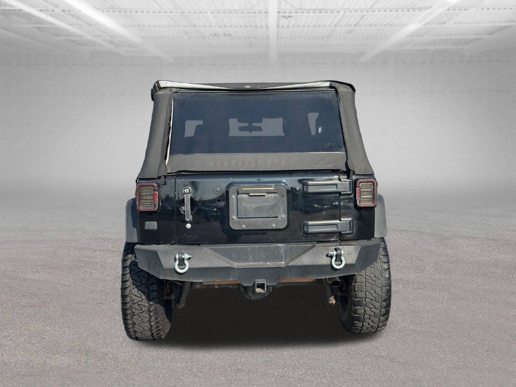 Used 2018 Jeep Wrangler Sport w/ Connectivity Group AWD/4WD image 7