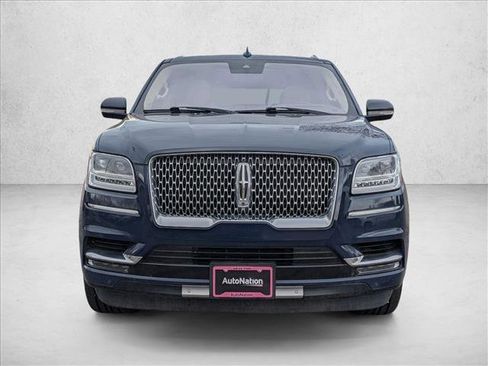 Used 2020 Lincoln Navigator Reserve w/ Luxury Package image 2