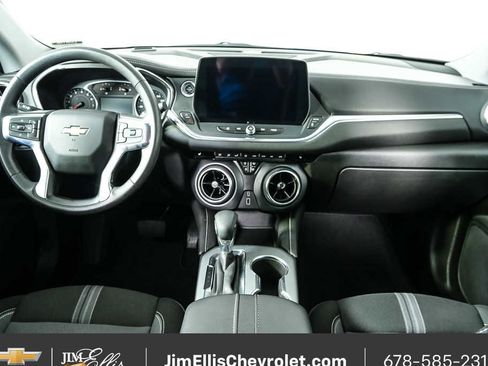 Used 2025 Chevrolet Blazer LT image 19
