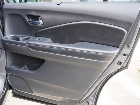 Used 2016 Honda Pilot Touring image 32