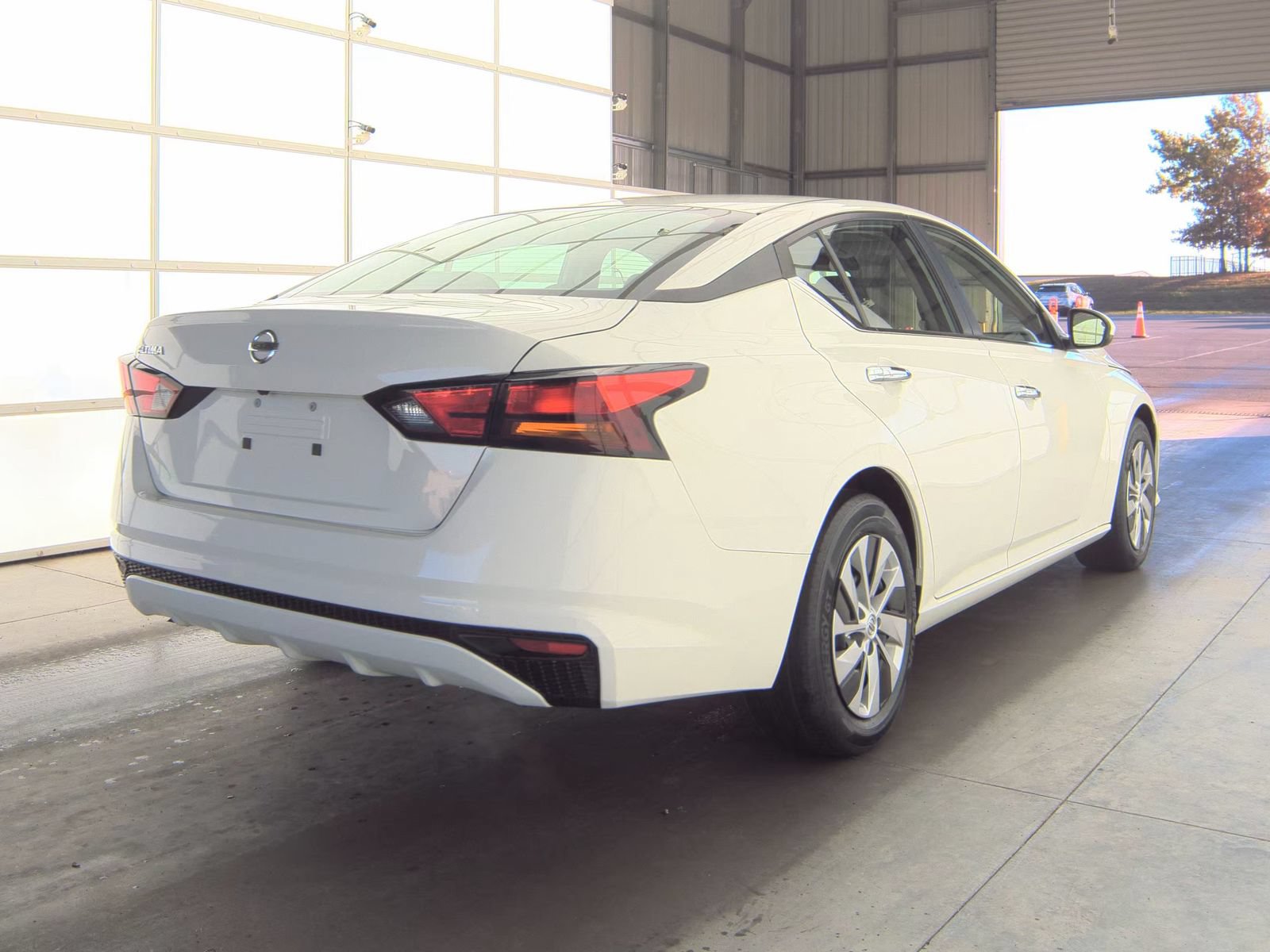 Used 2022 Nissan Altima 2.5 S FWD image 5