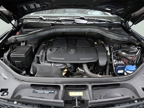 Used 2017 Mercedes-Benz GLE 350 4MATIC w/ Premium 2 Package image 9