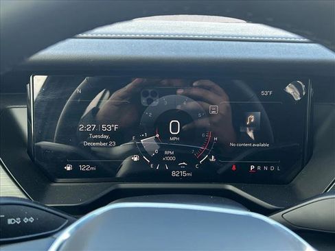 Used 2025 GMC Acadia Elevation w/ Elevation Premium Package image 12