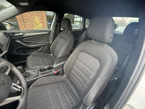 Used 2022 Volkswagen Jetta Sport FWD image 17