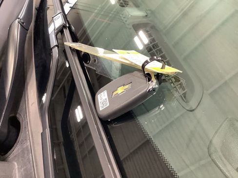 Used 2025 Chevrolet Trax LT w/ Driver Confidence Package image 29