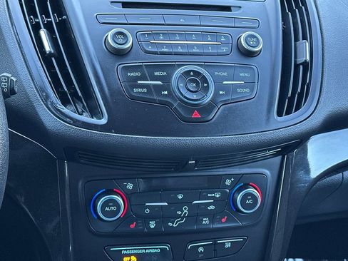 Used 2018 Ford Escape SE w/ SE Sport Appearance Package image 19