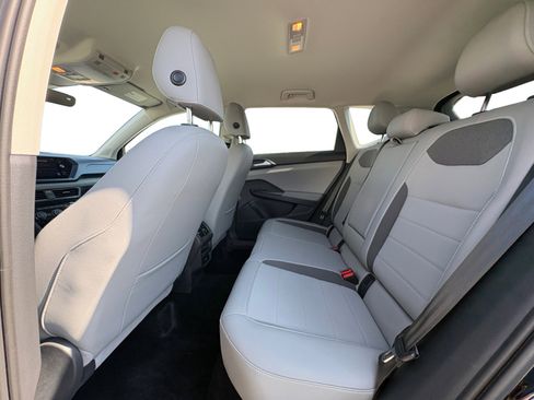 Used 2024 Volkswagen Taos SE image 5