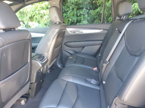 New 2025 Cadillac XT6 Luxury image 19