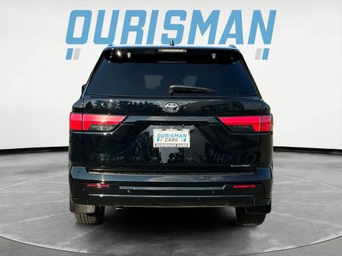 Used 2025 Toyota Sequoia Platinum AWD/4WD image 6