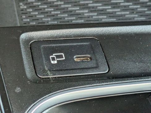 Certified 2023 Mercedes-Benz GLB 250 image 8