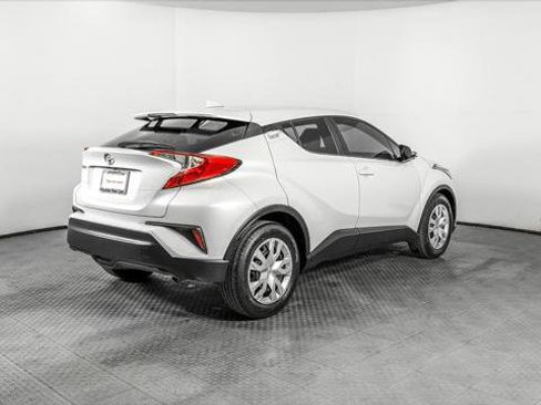Used 2020 Toyota C-HR LE image 8