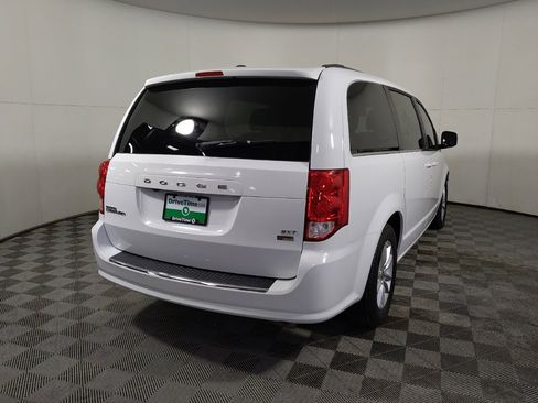 Used 2019 Dodge Grand Caravan SXT w/ Driver Convenience Group image 7
