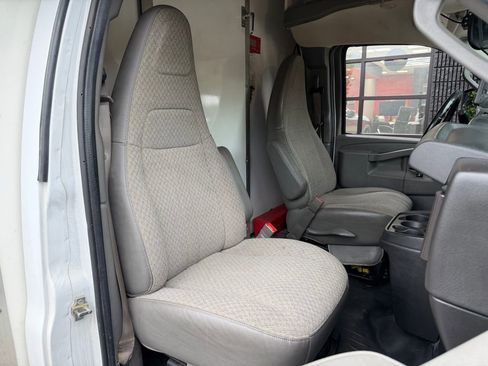 Used 2021 Chevrolet Express 3500 w/ Power Convenience Package RWD image 34