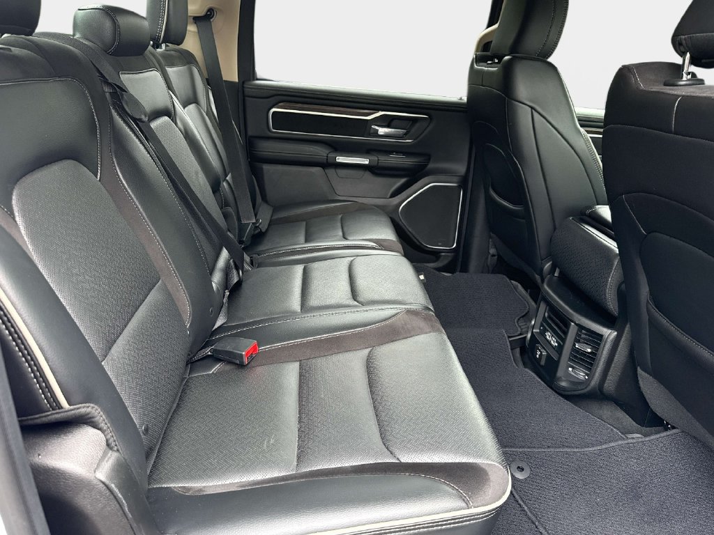 Used 2019 RAM 1500 Laramie AWD/4WD image 10