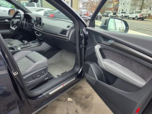 Used 2018 Audi SQ5 Prestige w/ Prestige Package image 15