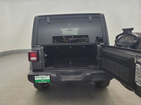 Used 2018 Jeep Wrangler Unlimited Sport S image 29
