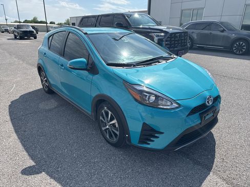 Used 2018 Toyota Prius C Two image 4