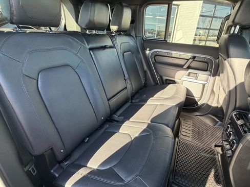 Used 2023 Land Rover Defender 110 S image 14