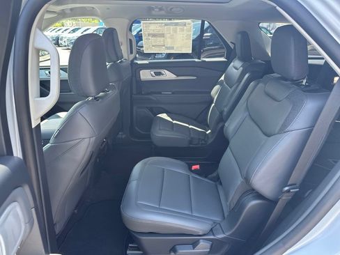 New 2026 Ford Explorer Active w/ Active Comfort Package AWD/4WD image 12