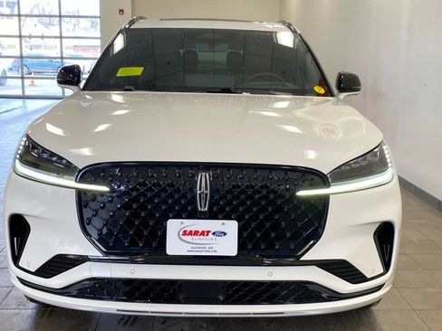 New 2026 Lincoln Aviator Reserve w/ Jet Appearance Package image 3