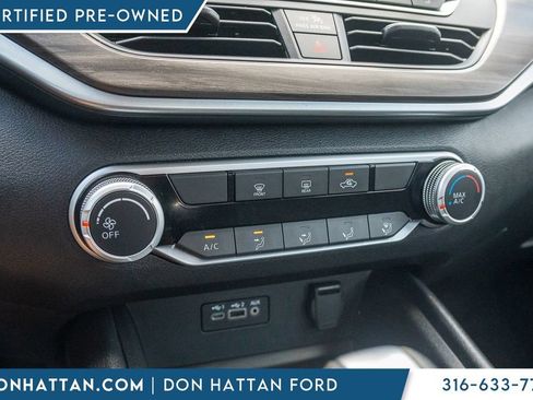Used 2025 Nissan Altima 2.5 SV FWD image 11