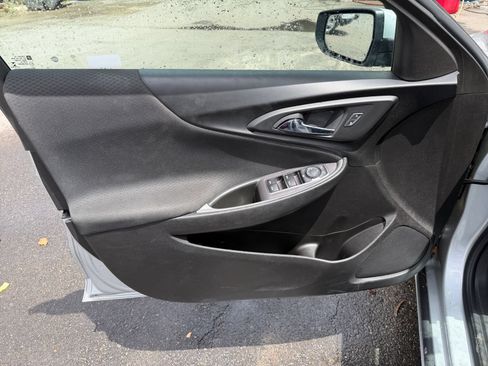Used 2022 Chevrolet Malibu LT FWD image 19