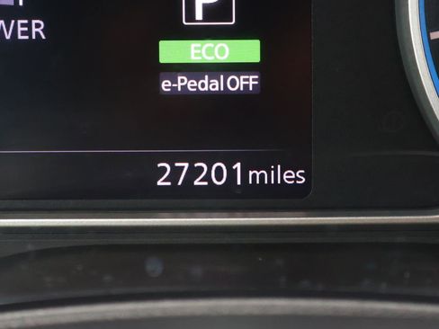 Used 2022 Nissan Leaf SV image 28